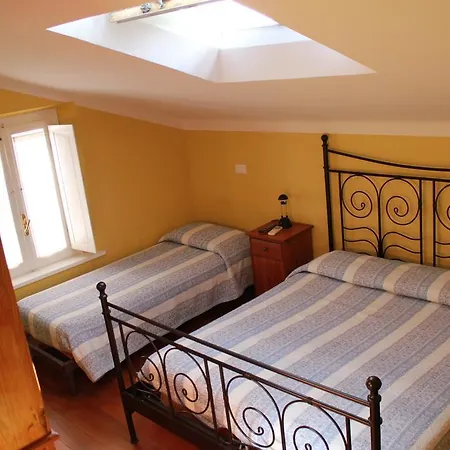 לינה וארוחת בוקר Al Borgo